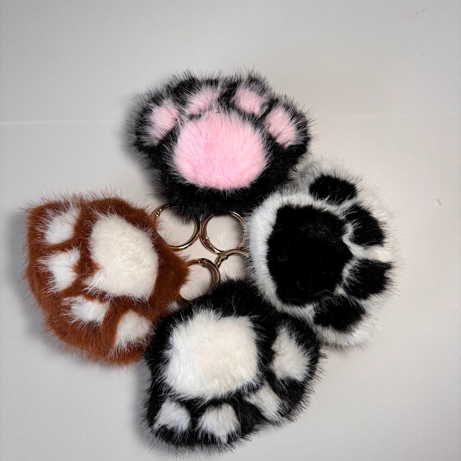 Fluffy Paw Keychain – Soft Faux Fur Paw Bag Charm & Key Ring