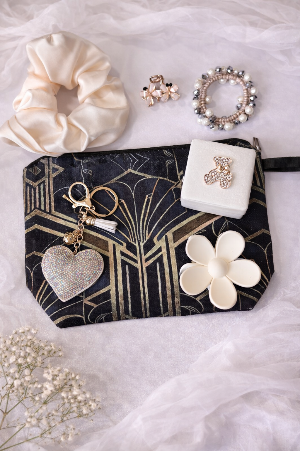 Aesthetic Hair Accessories Pouch Set – Scrunchie, Claw Clip, Jewelry & Heart Keychain