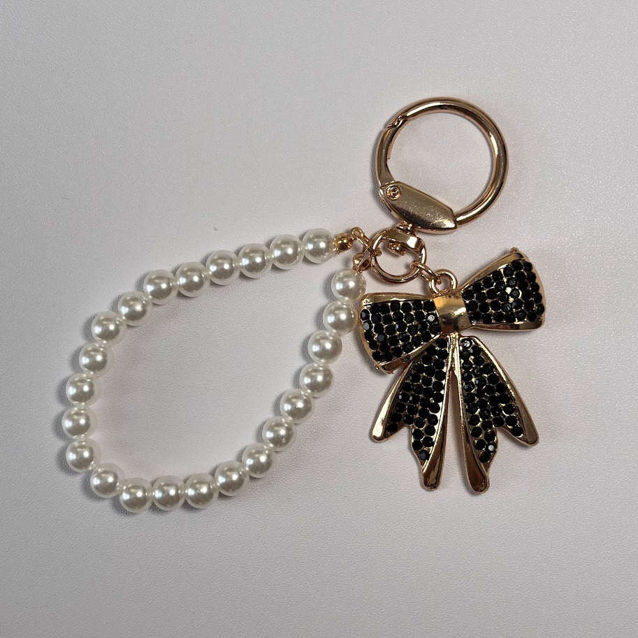 Black Bow & Pearl Bag Charm Keychain – Elegant Handbag Accessory