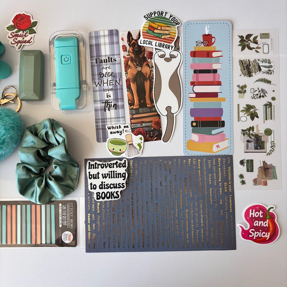 💙 Book Lovers Aesthetic Notebook Set – Blue Edition (Premium A7 Journal & Bookish Accessories)