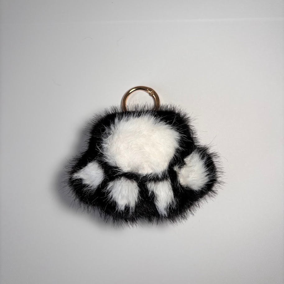 Fluffy Paw Keychain – Soft Faux Fur Paw Bag Charm & Key Ring