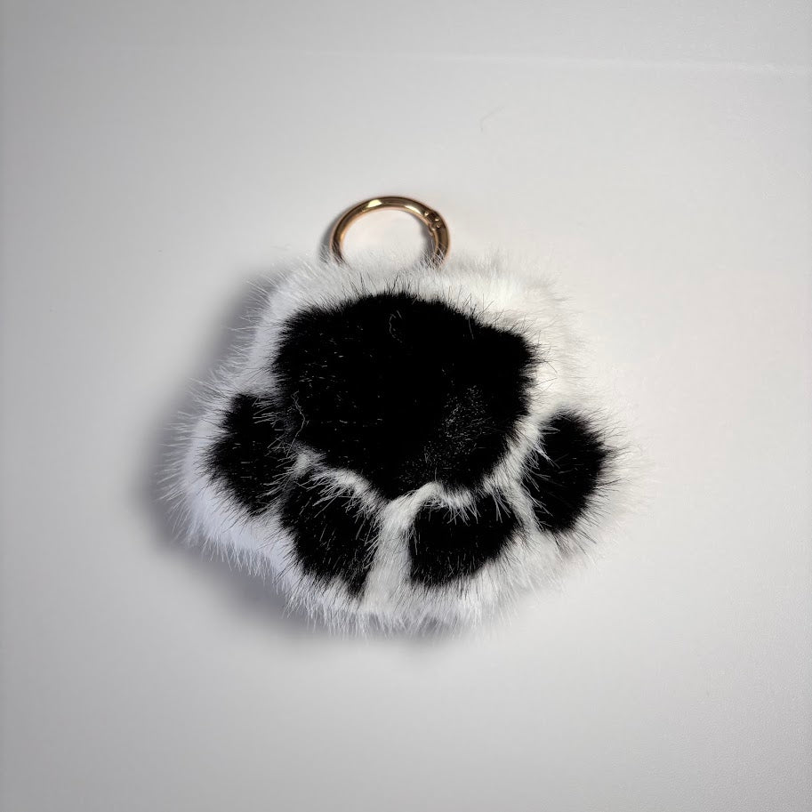 Fluffy Paw Keychain – Soft Faux Fur Paw Bag Charm & Key Ring