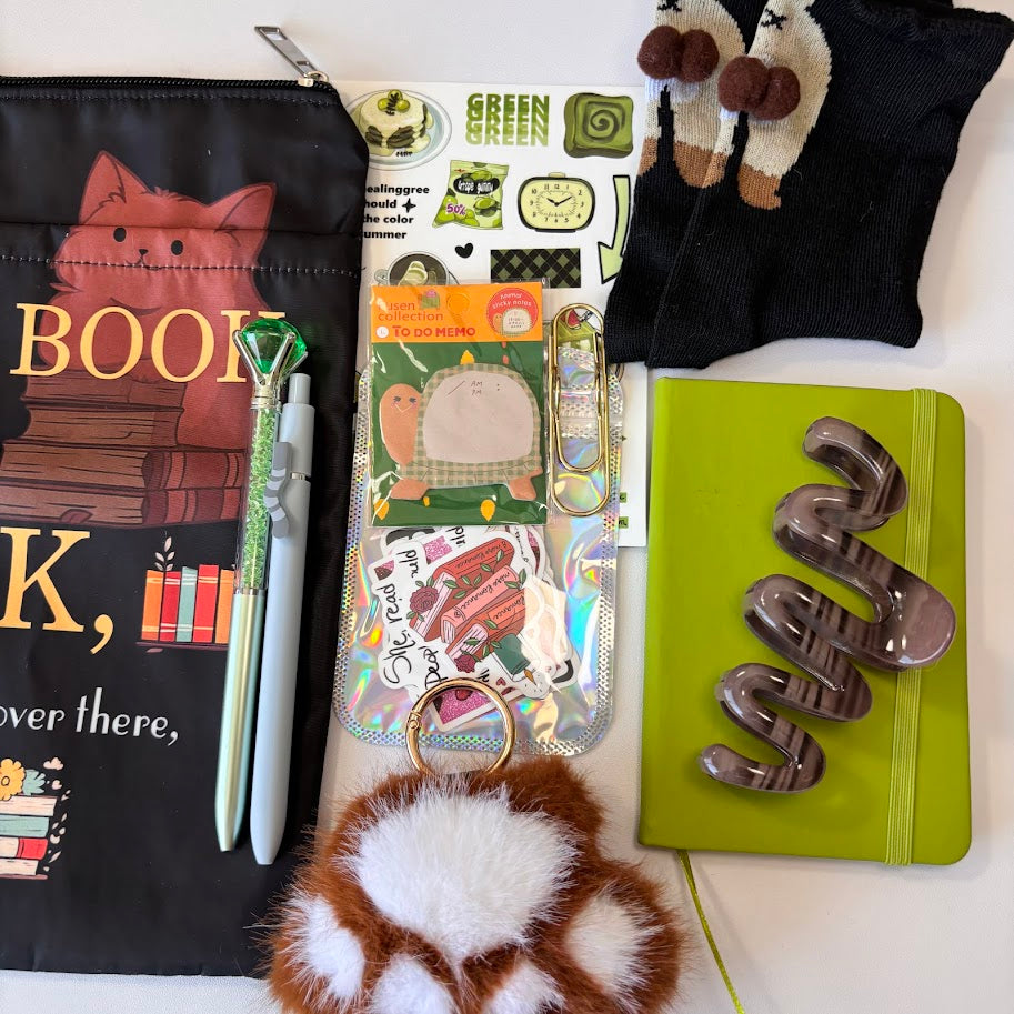 Green Cozy Reader Gift Box