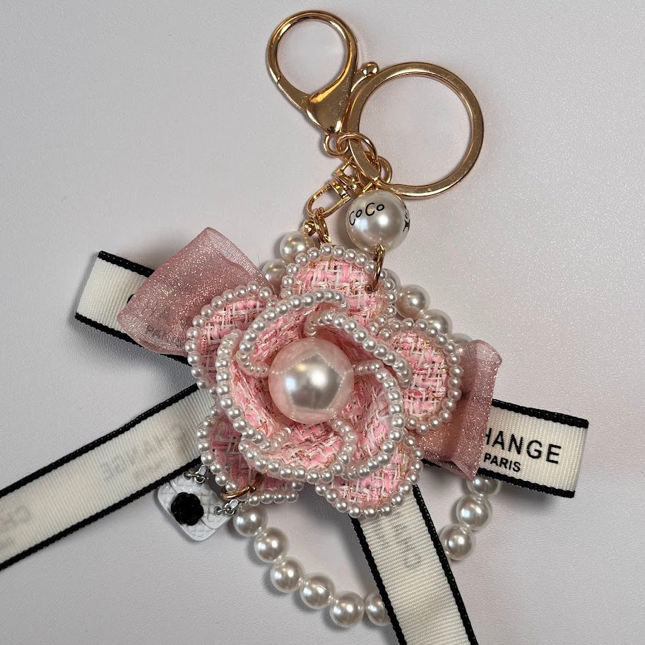 Pearl Flower Bag Charm Keychain – Elegant Pearl Bracelet & Floral Pendant