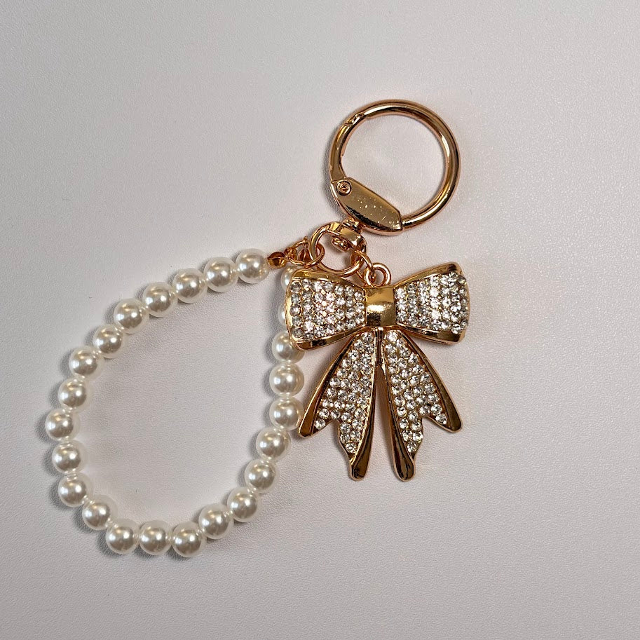 Black Bow & Pearl Bag Charm Keychain – Elegant Handbag Accessory