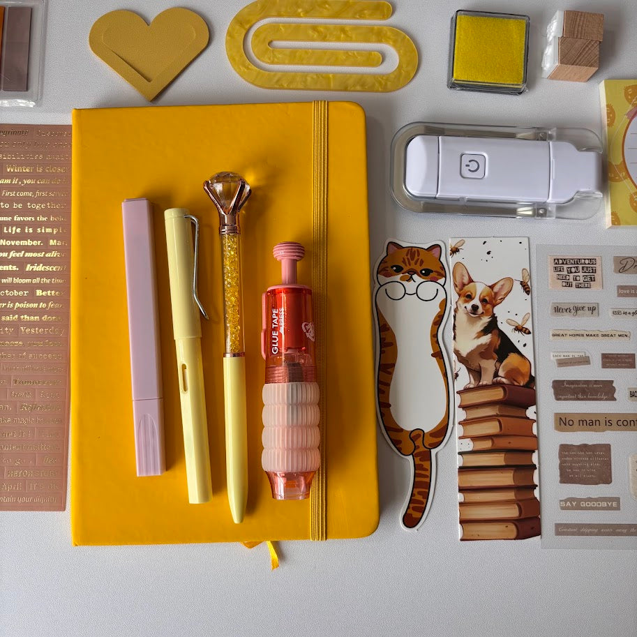 💛 Bookish Bundle – Yellow